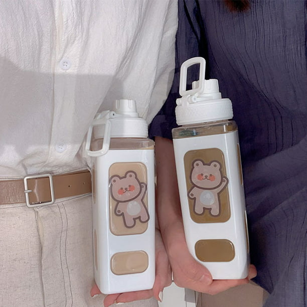PEXIZUAN Kawaii Bear - Botella de agua con pajilla, de plástico deportivo,  portátil, cuadrada, para niña, lindo jugo de té, tazas de agua de 23.7 fl