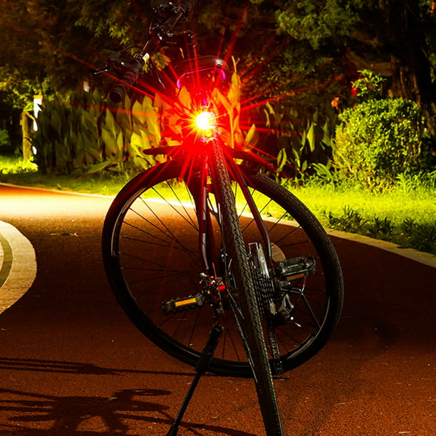 Kit de iluminación para bicicleta. Incluye luz delantera y luz