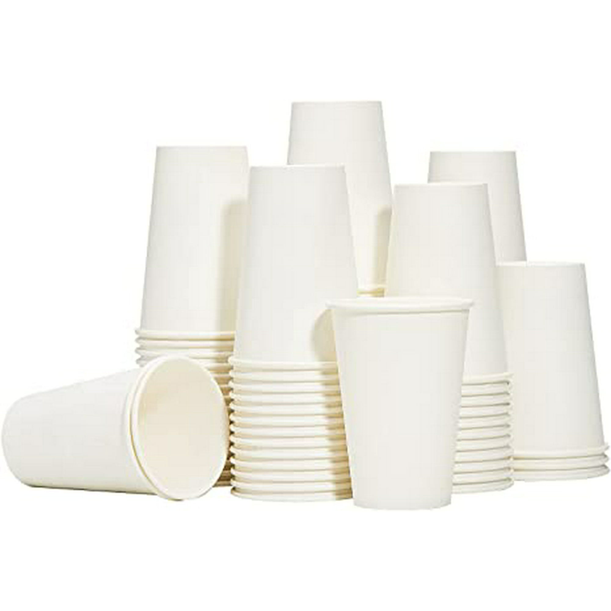 Vasos desechables de papel blanco y palitos de café de madera