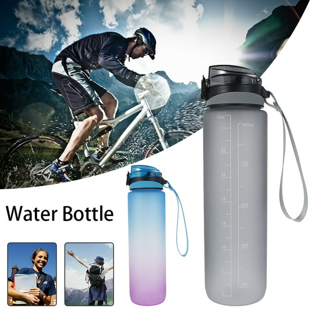 Botella de agua deportiva. botella de plástico para gimnasio