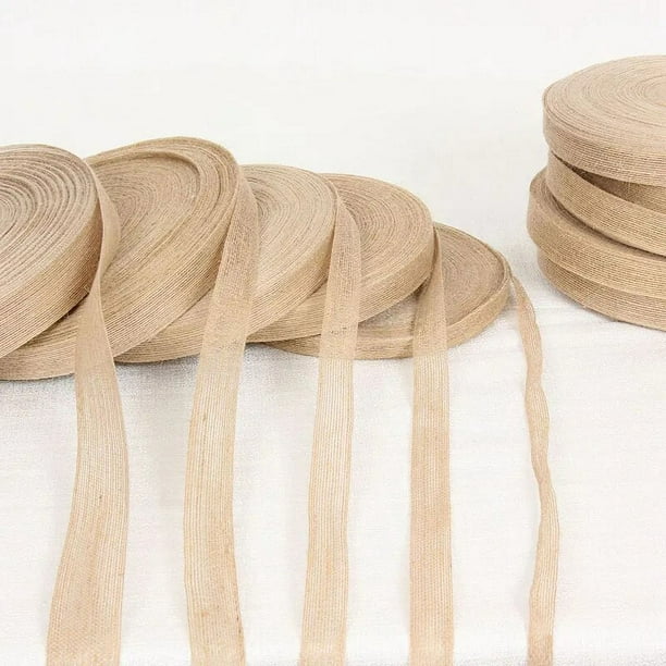 Rollo de cuerda natural para artes, manualidades, decoración del hogar,  embalaje sobre fondo de madera