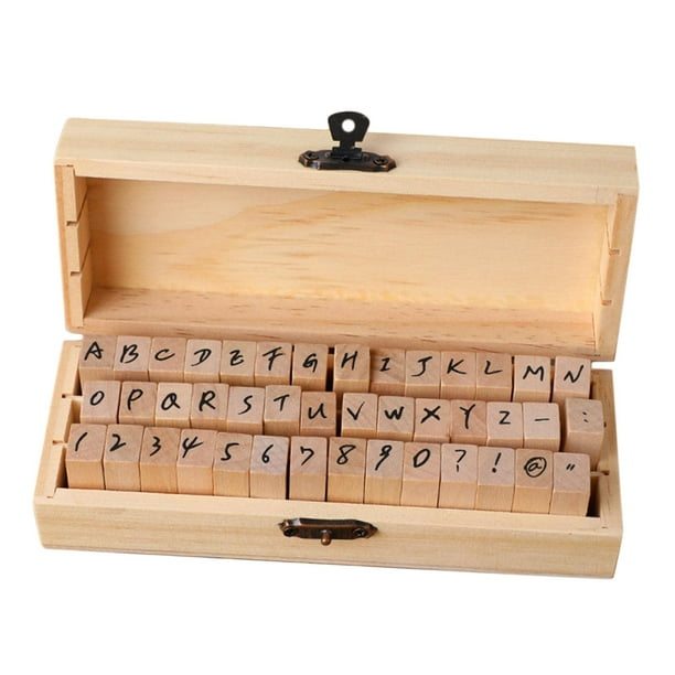 Juego de 70 sellos de goma de madera con letras del alfabeto, multiusos,  con caja de madera vintage para enseñar y jugar : Arte y Manualidades 