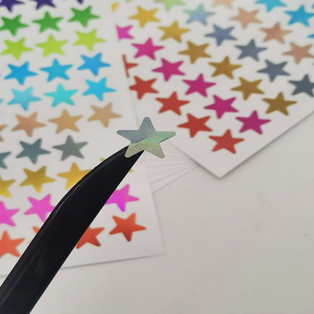 Paquete de pegatinas de estrellas pequeñas de 1/2 pulgada para profesores y  premios. 11 estrellas adhesivas de color total son seguras para la ropa.