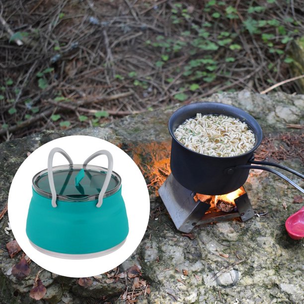 Un Gran Caldero Cocinando Comida Durante La Fogata Grandes Ollas