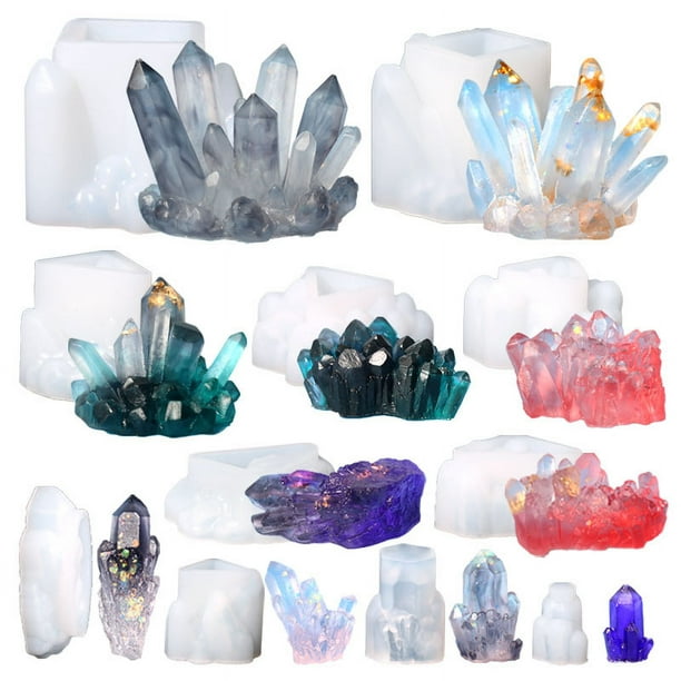 Diseño de uñas en racimo de cristal con adornos de cristal en