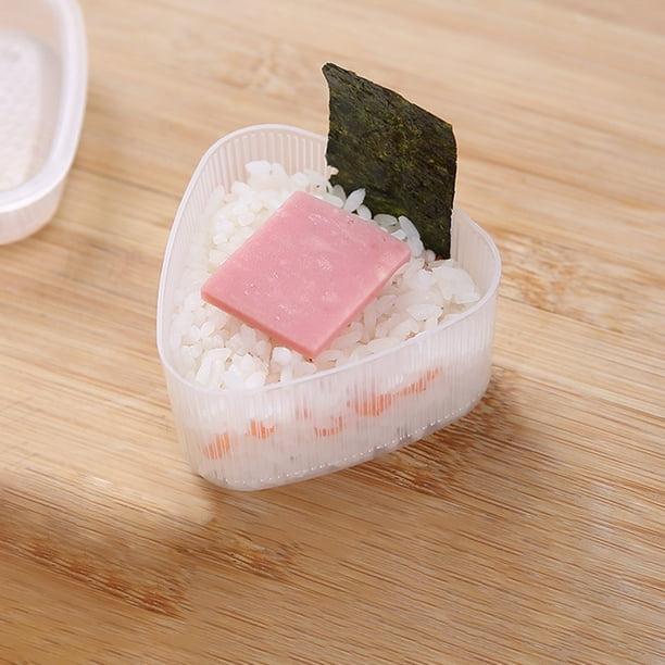 Detalle del producto: molde para onigiri triangular dos piezas.