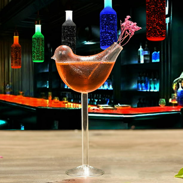 Copa de cristal transparente, para disfrutar de tus bebidas.