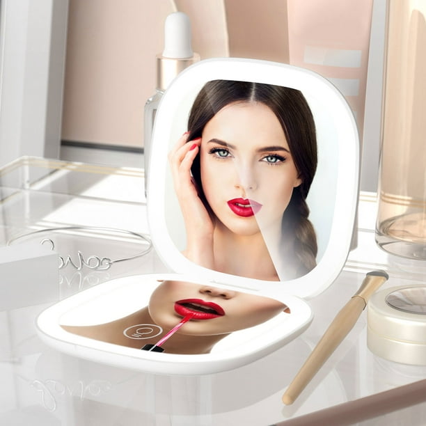 Un espejo de aumento es el espejo de maquillaje perfecto