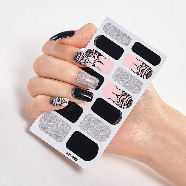 Pegatinas para uñas y esmaltes adhesivos en tu manicura