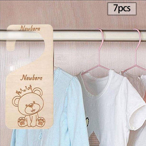 Perchas para ropa de bebé//Perchas de madera/Regalo de baby shower