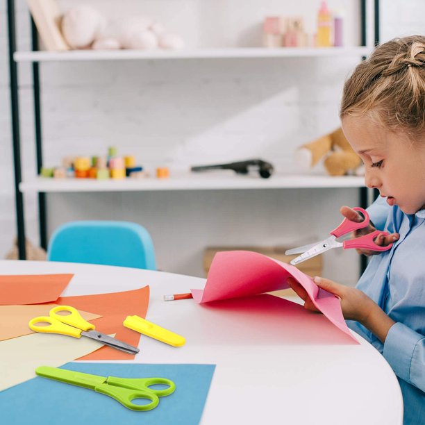 Tijeras de seguridad para niños Tijeras de entrenamiento preescolar con  mango para niños Tijeras hechas a mano de seguridad de plástico con resorte  para álbumes de recortes de Navidad, manualidades, e Namotu