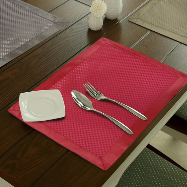 Camino de mesa moderno con un diseño elegante en PVC y poliéster
