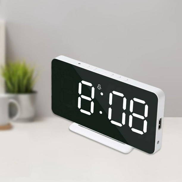 Reloj despertador digital recargable con batería pequeña con radio y  puertos de carga USB, despertador digital LED para dormitorios, mesita de  noche