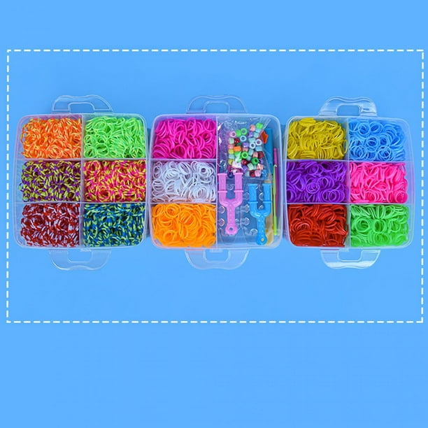 varias pulseras de cuentas de plástico de colores hechas a mano en estilo  de dibujos animados