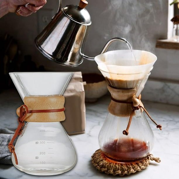 La cafetera chemex es una cafetera de vidrio de estilo vertido manual